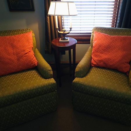 Altland House Inn & Suites Abbottstown Eksteriør bilde