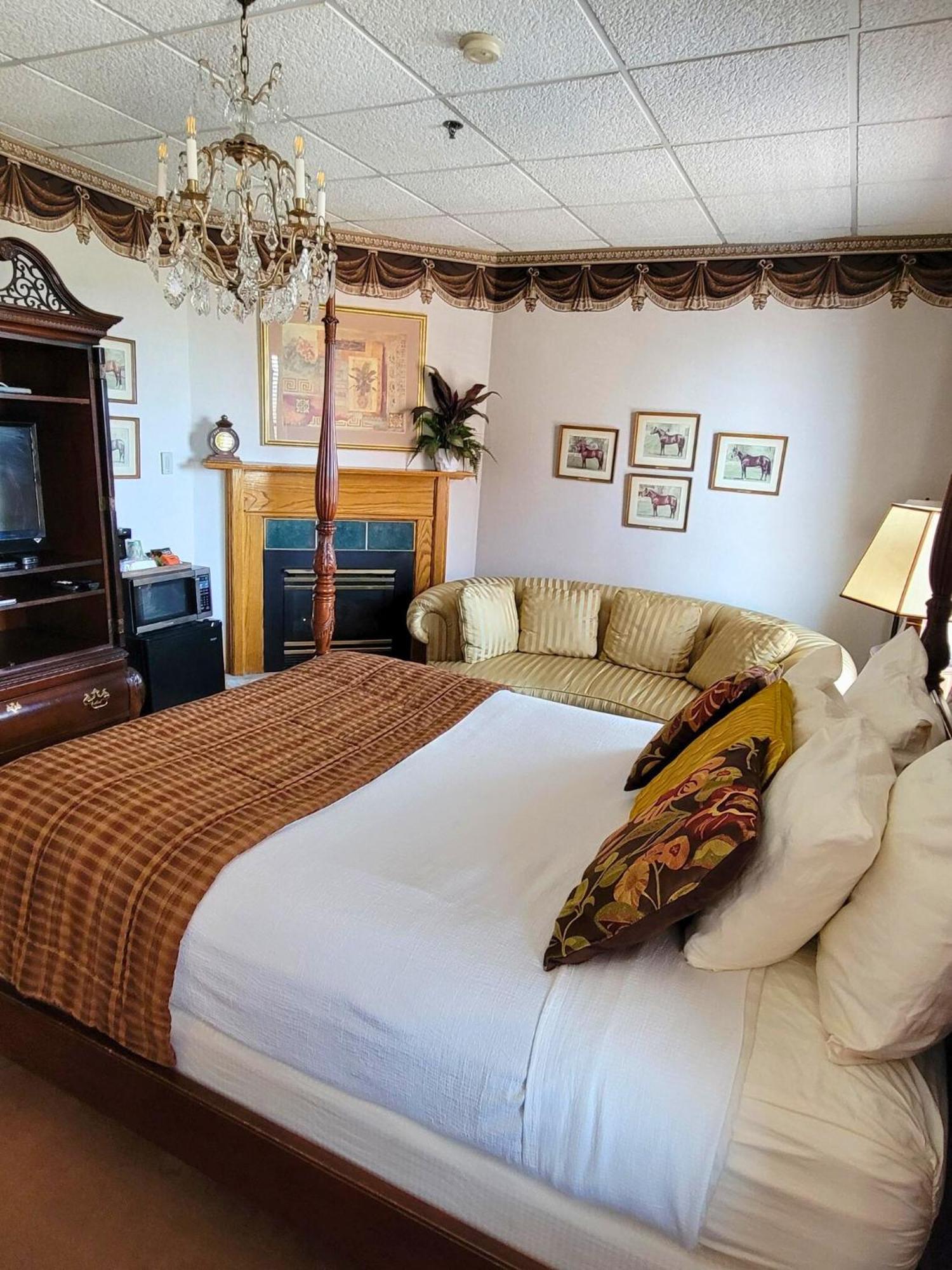 Altland House Inn & Suites Abbottstown Eksteriør bilde