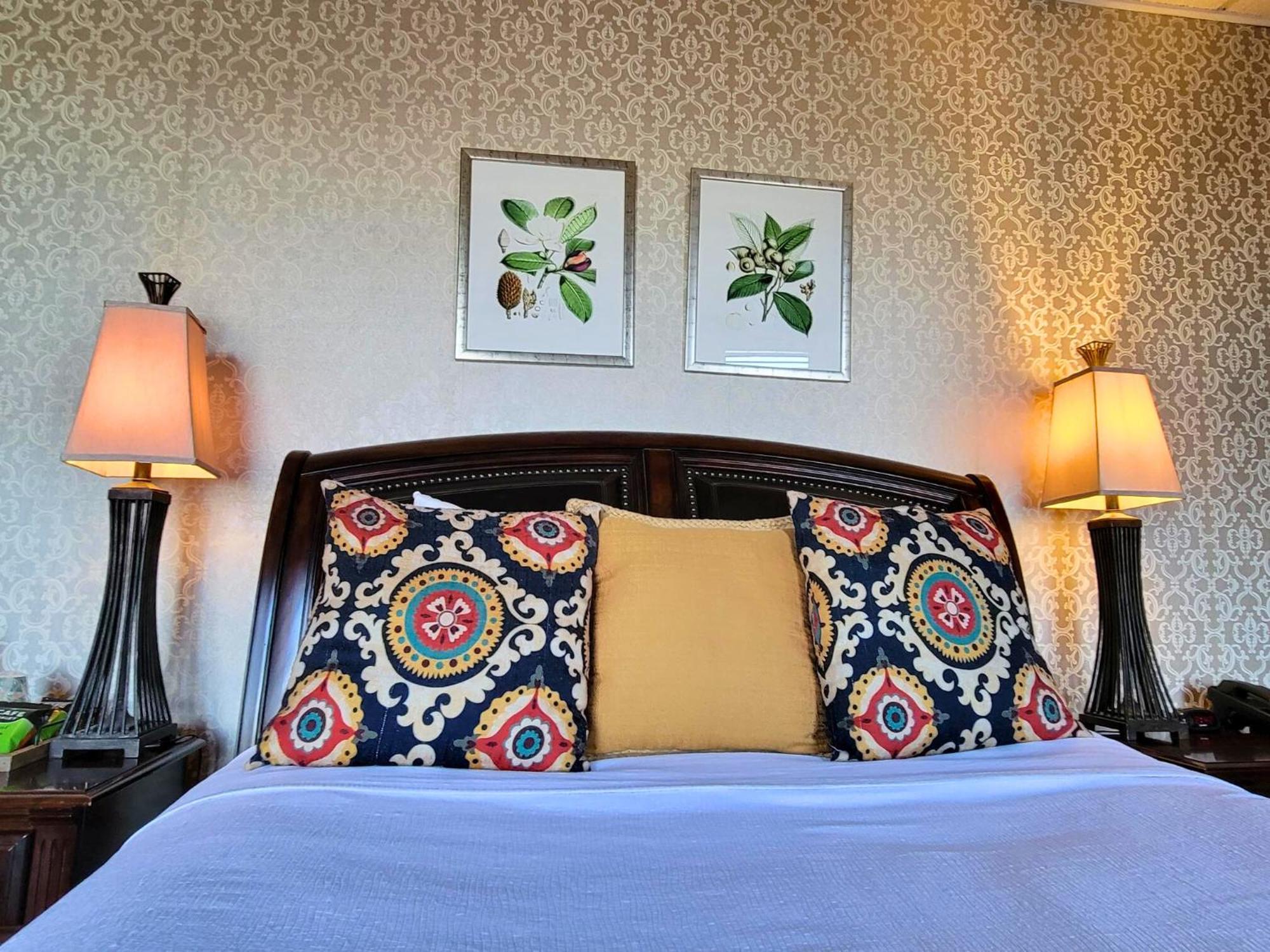 Altland House Inn & Suites Abbottstown Eksteriør bilde