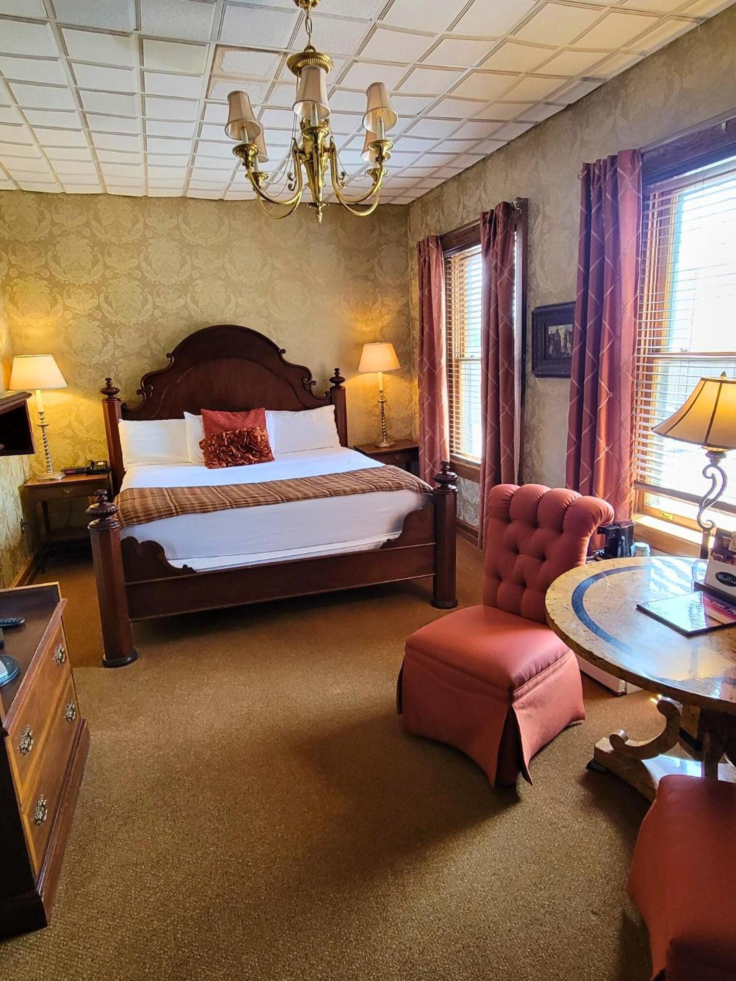 Altland House Inn & Suites Abbottstown Eksteriør bilde