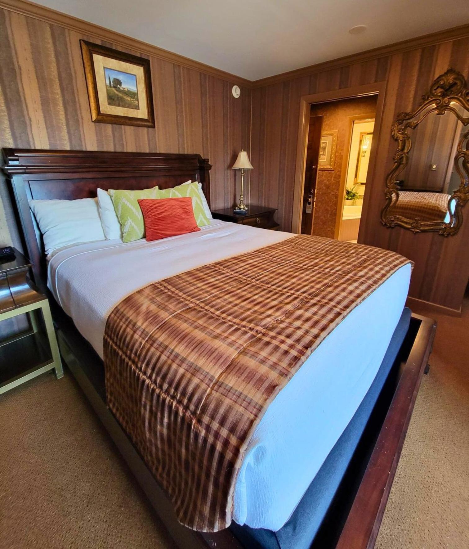 Altland House Inn & Suites Abbottstown Eksteriør bilde