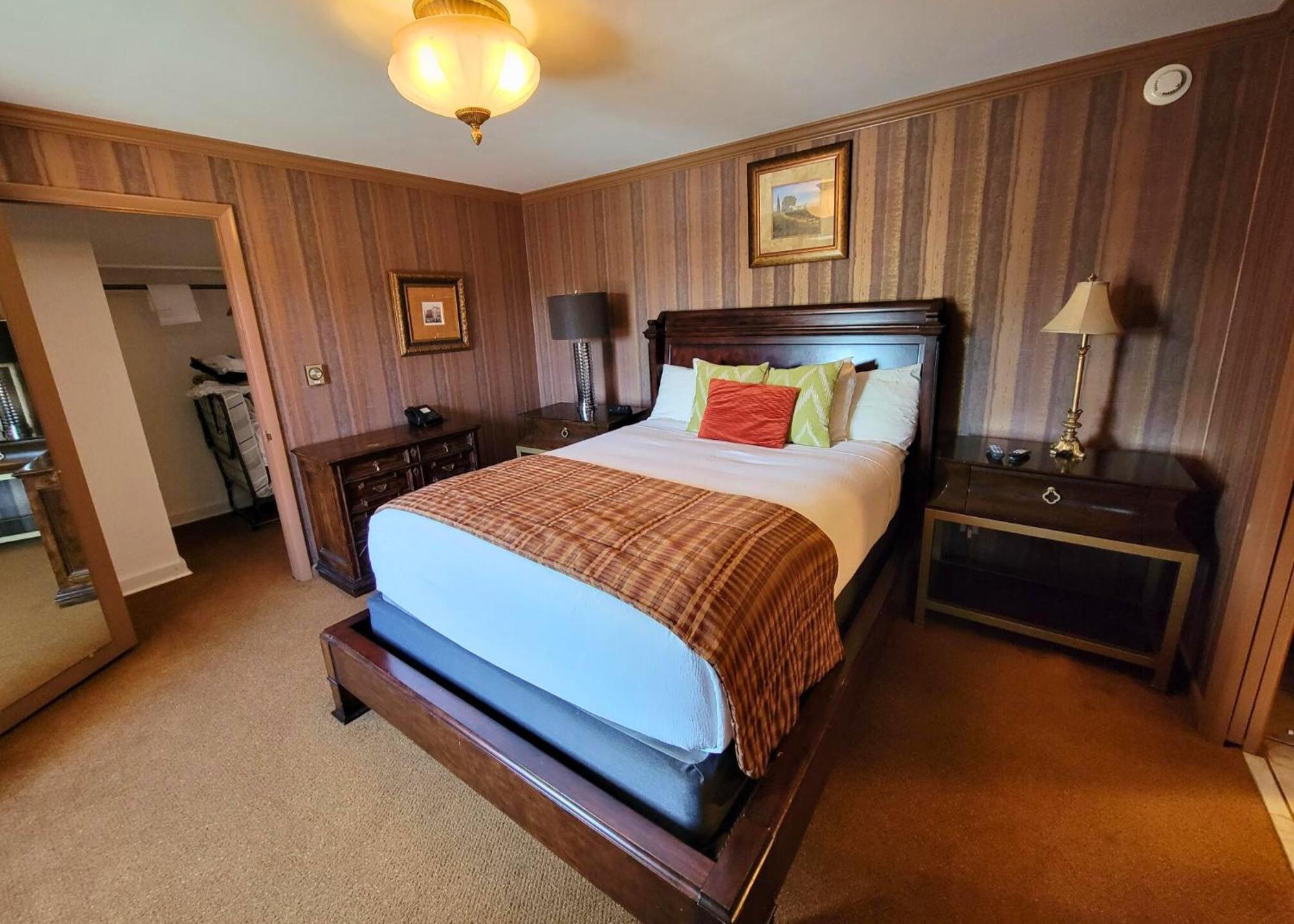 Altland House Inn & Suites Abbottstown Eksteriør bilde