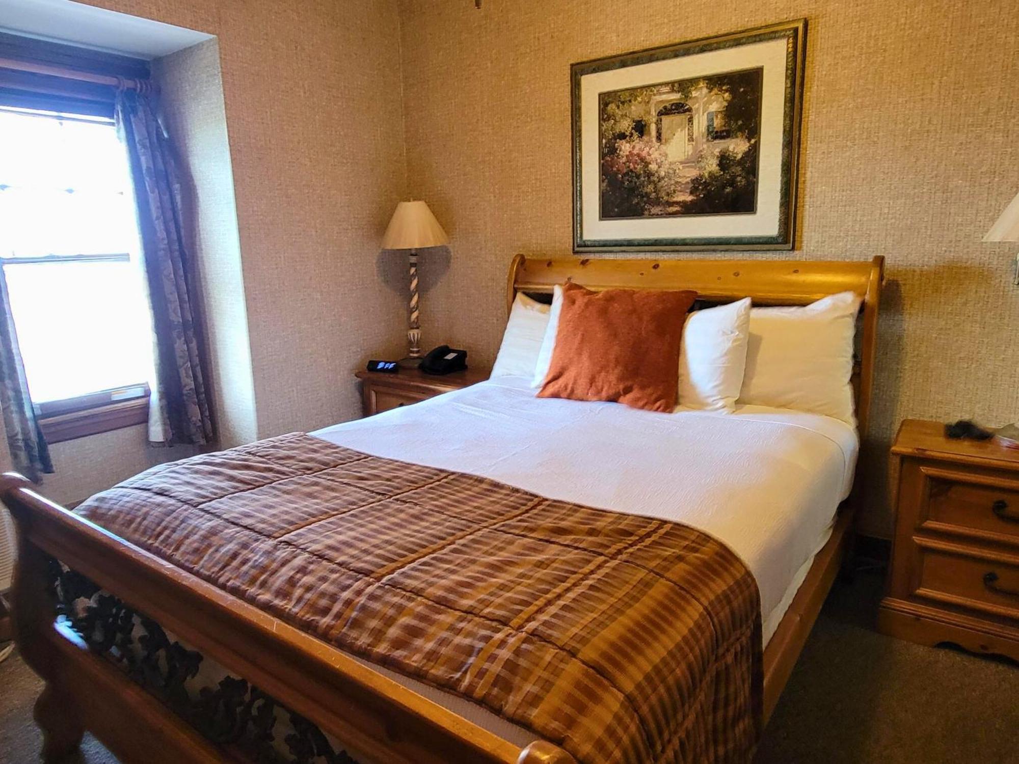 Altland House Inn & Suites Abbottstown Eksteriør bilde