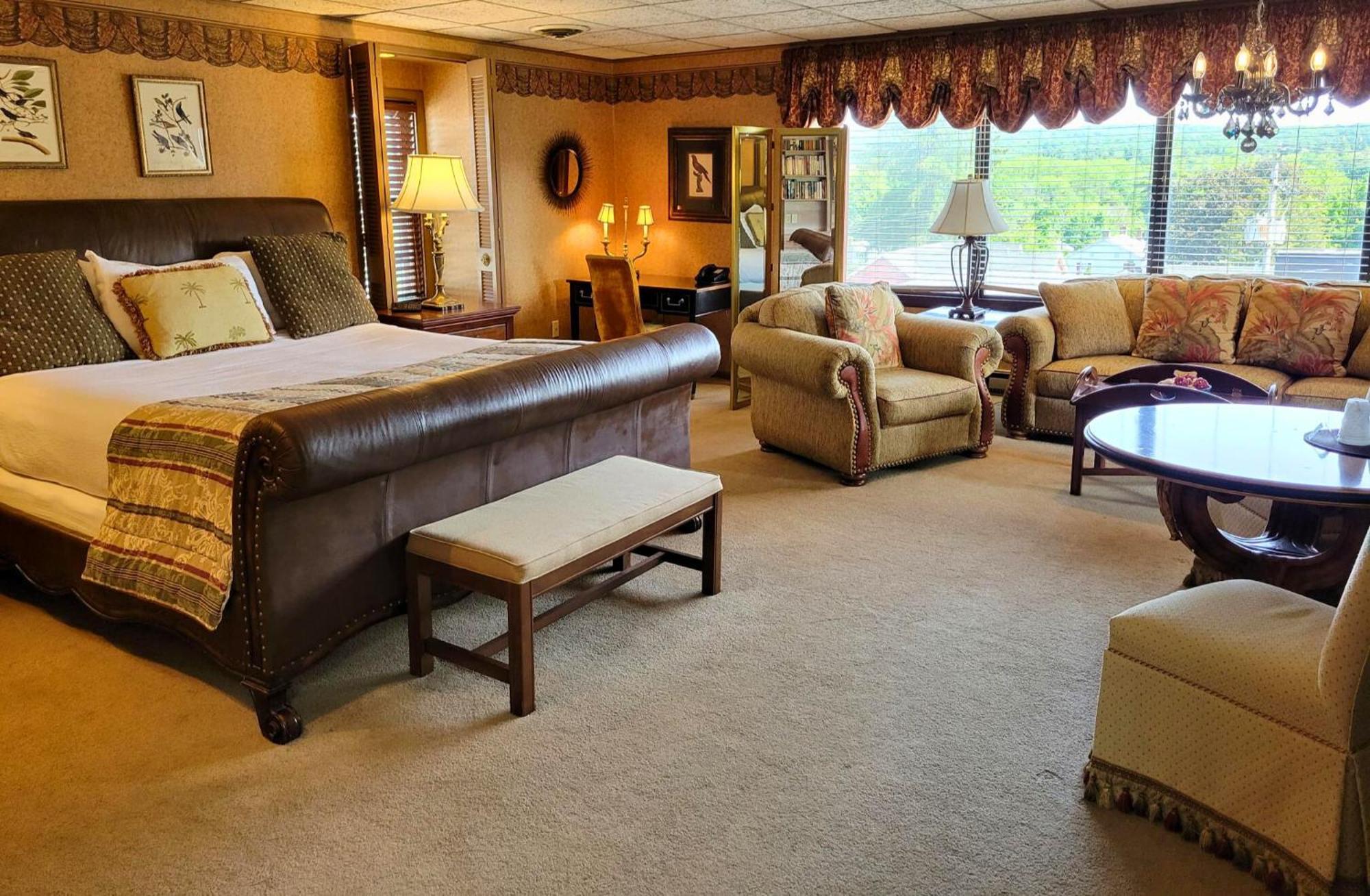 Altland House Inn & Suites Abbottstown Eksteriør bilde